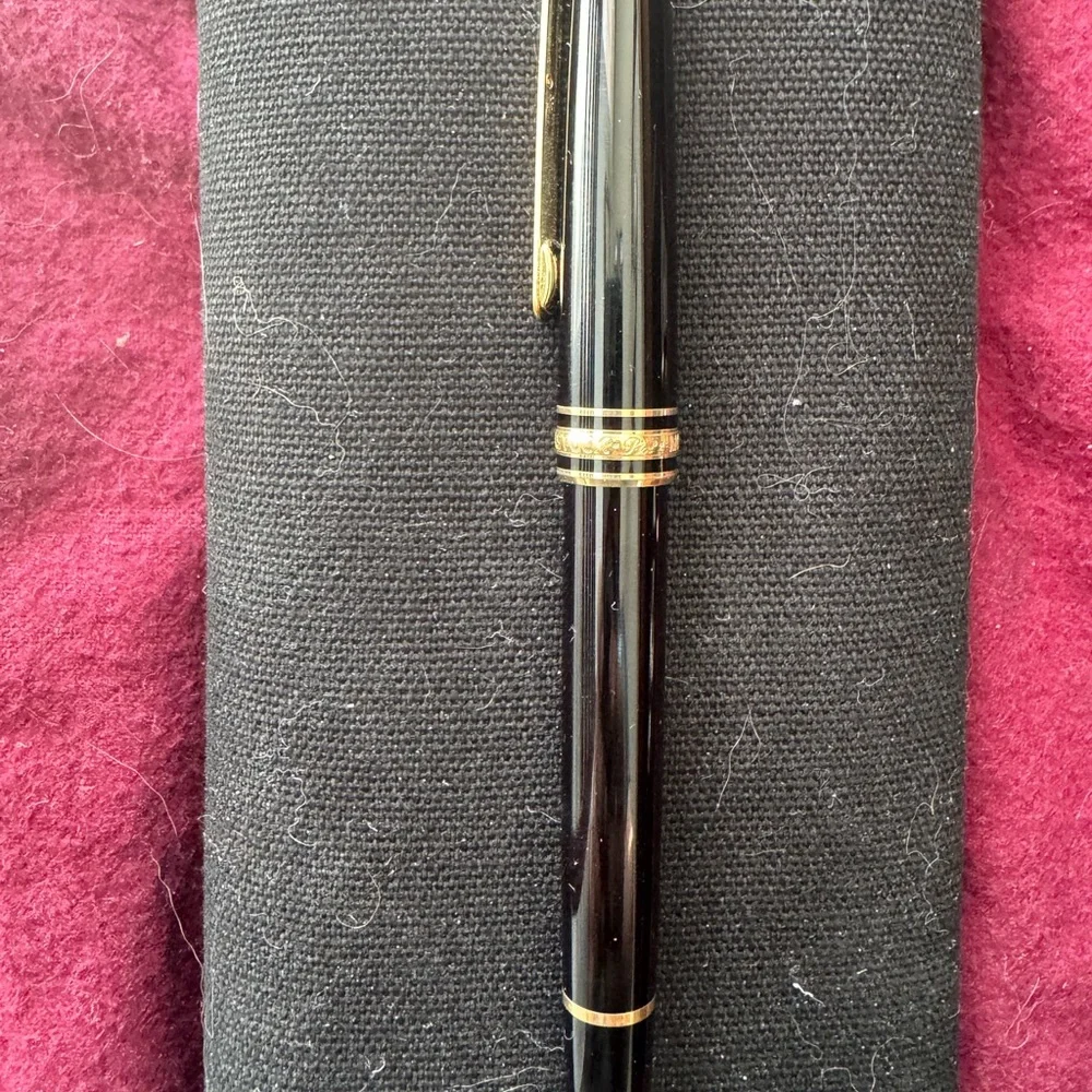 Black and Gold Fountain Pen